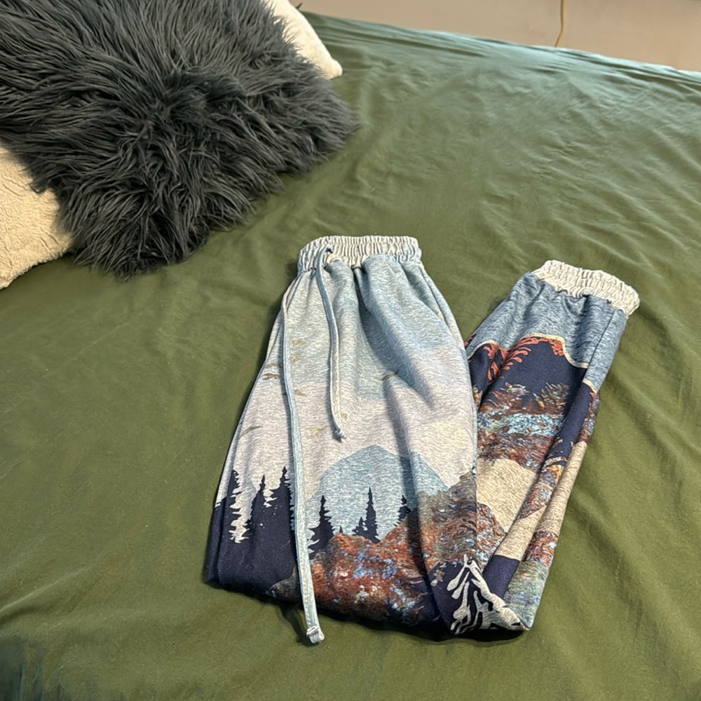 Boho hippie sweatpants - mountian print